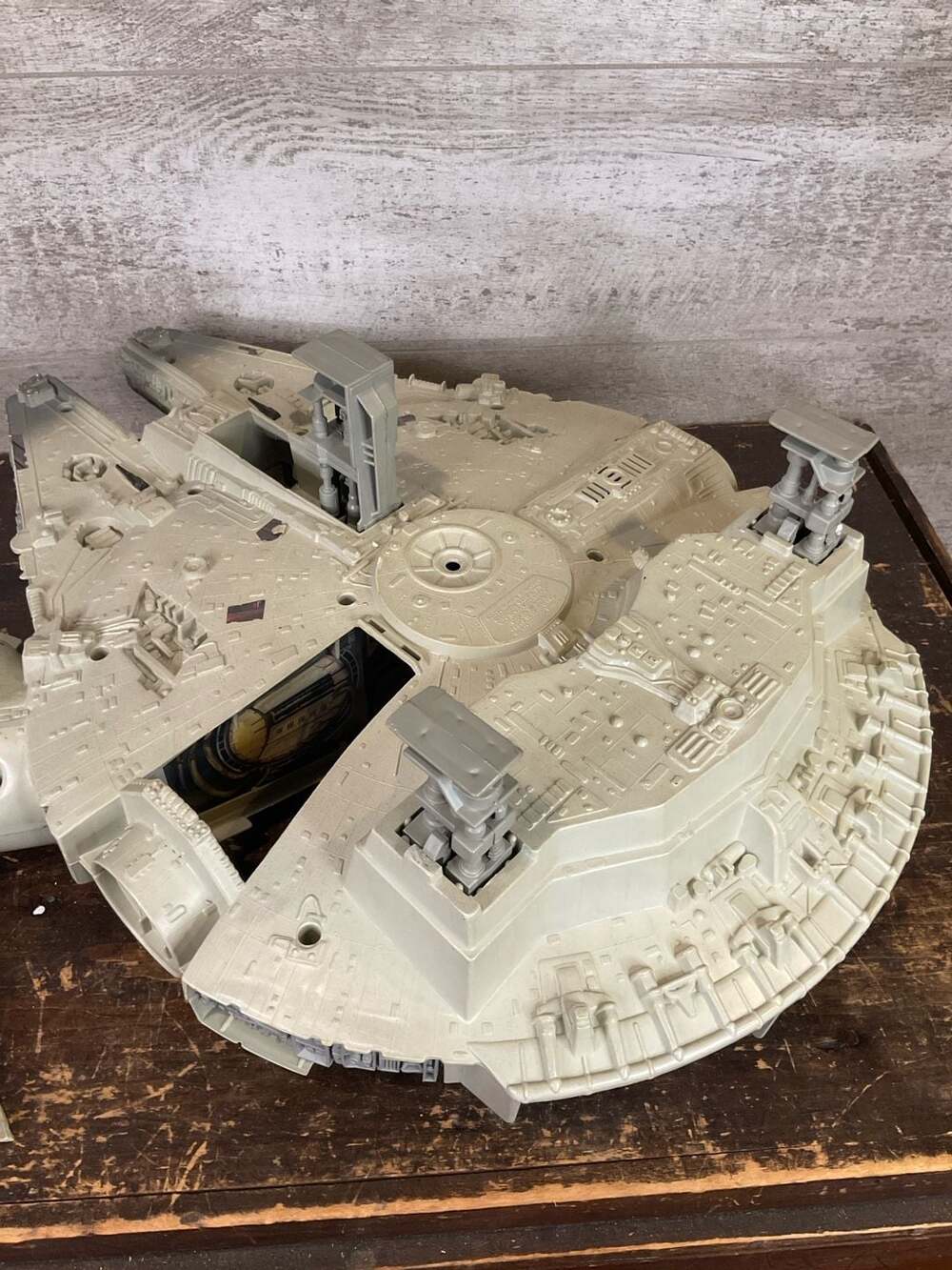 1995 Tonka Star Wars Power of the Force Electronic Millennium Falcon Playset - Picture 6 of 7